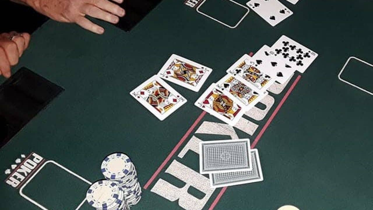 5 Nguyên Tắc Vàng Chơi Poker Cần Biết Cho Người Mới Bắt Đầu