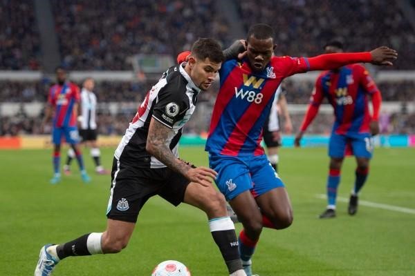 Soi kèo Newcastle vs Crystal Palace lúc 21h00 11/5 - NHA